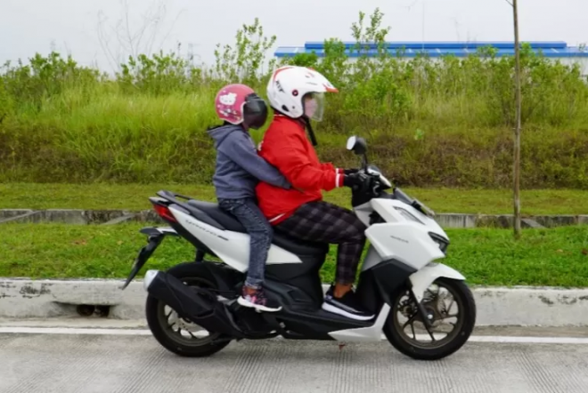 Perhatikan Ini Sebelum Bonceng Anak Di Bagian Depan Saat Mudik