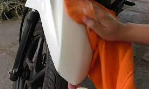 Body Motor Terkena Tetesan Lem Super? Cukup Gunakan Ini Agar Bekasnya Hilang