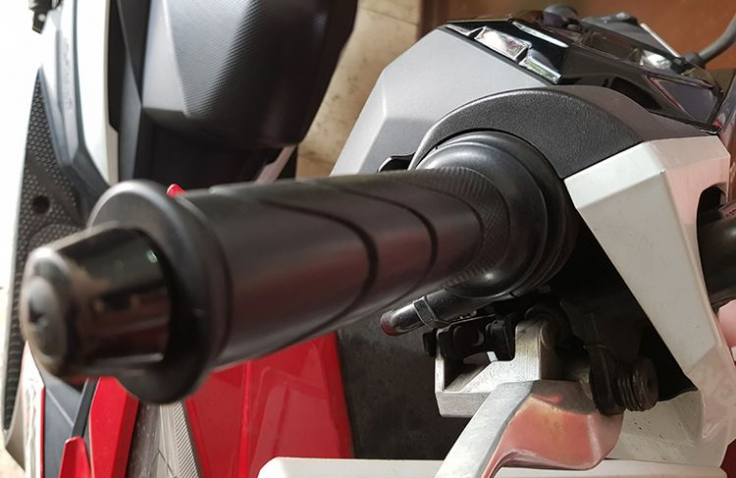 Ternyata Ini Alasan Mengapa Kabel Gas Sepeda Motor Modern Ada Sepasang