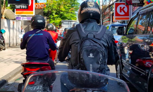 Selain Merokok Saat Berkendara, Ini 10 Kesalahan yang Perlu Dihindari Saat Berada di Jalan Raya