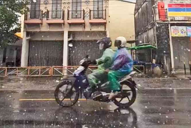 Cegah Motor Tergelincir Saat Melewati Jalanan Basah