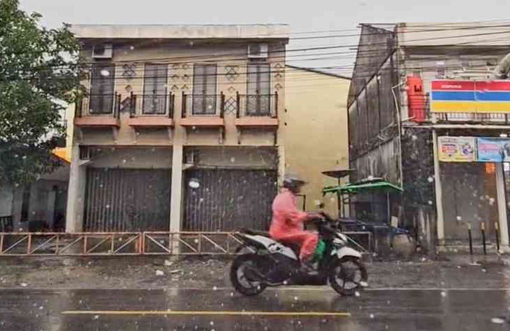 Perlengkapan yang Wajib Dibawa Pengendara Saat Musim Hujan