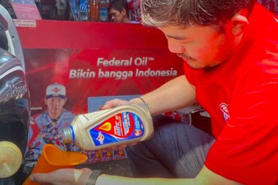 Tiga Manfaat Ganti Oli Mesin Sepeda Motor Secara Rutin