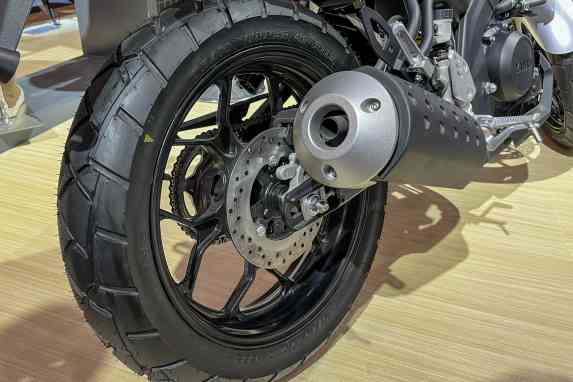 Velg Motor Penyok? Jangan Dibiarkan, Bisa Merusak Sepeda Motor