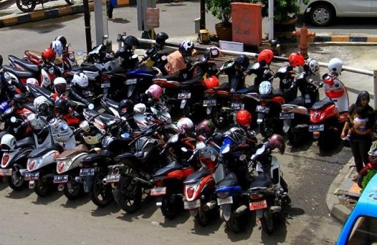 Lima Tips Aman Parkir Motor Kesayanganmu, Nomor Empat Paling Penting