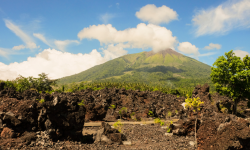 Keunikan Geowisata Batu Angus di Ternate, Keindahan Alam yang Tiada Duanya